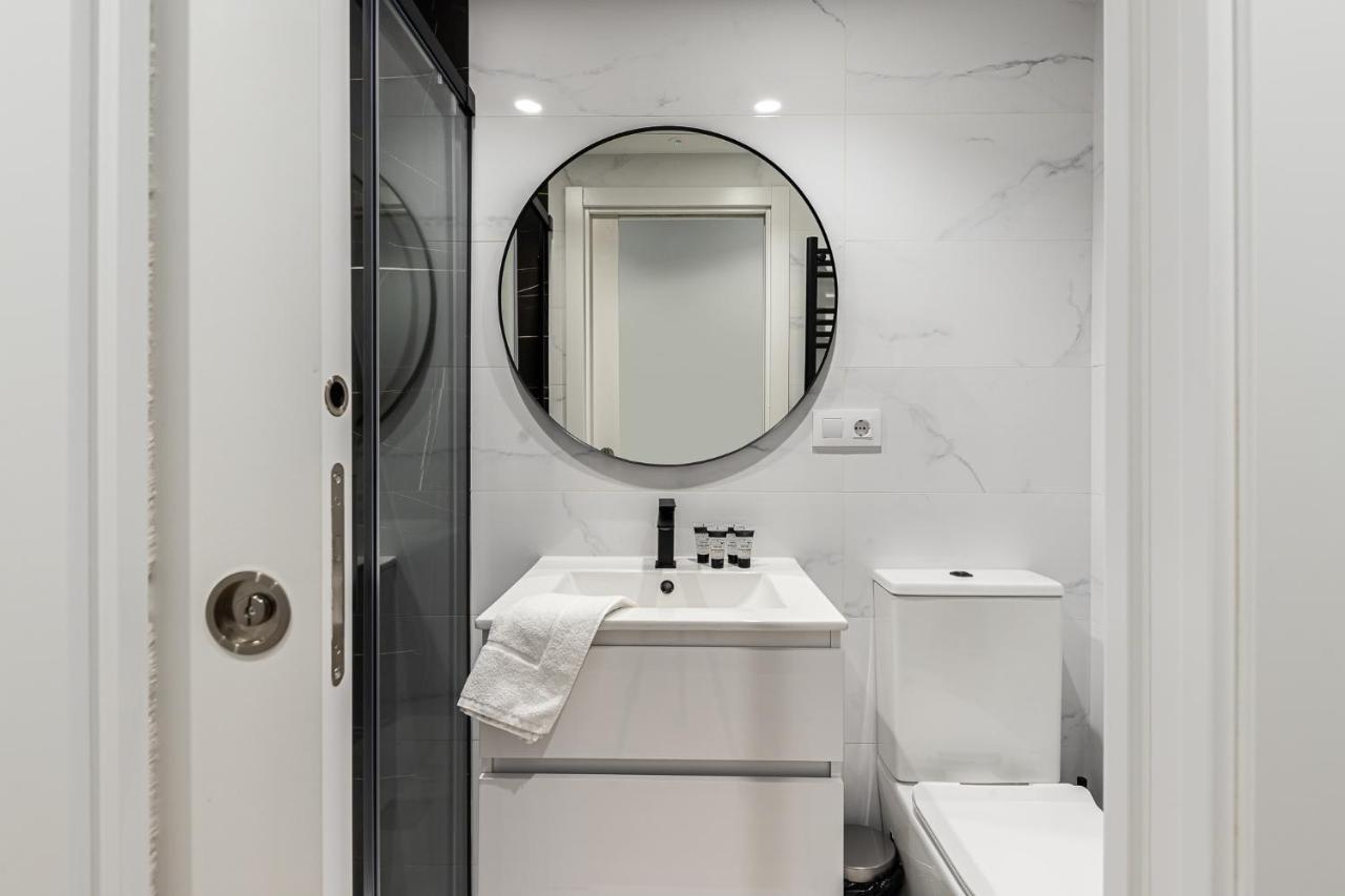 Waou Essence II Anton Martin Apartment Madrid Luaran gambar