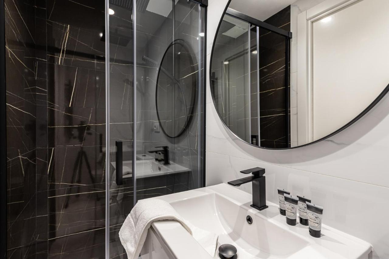 Waou Essence II Anton Martin Apartment Madrid Luaran gambar